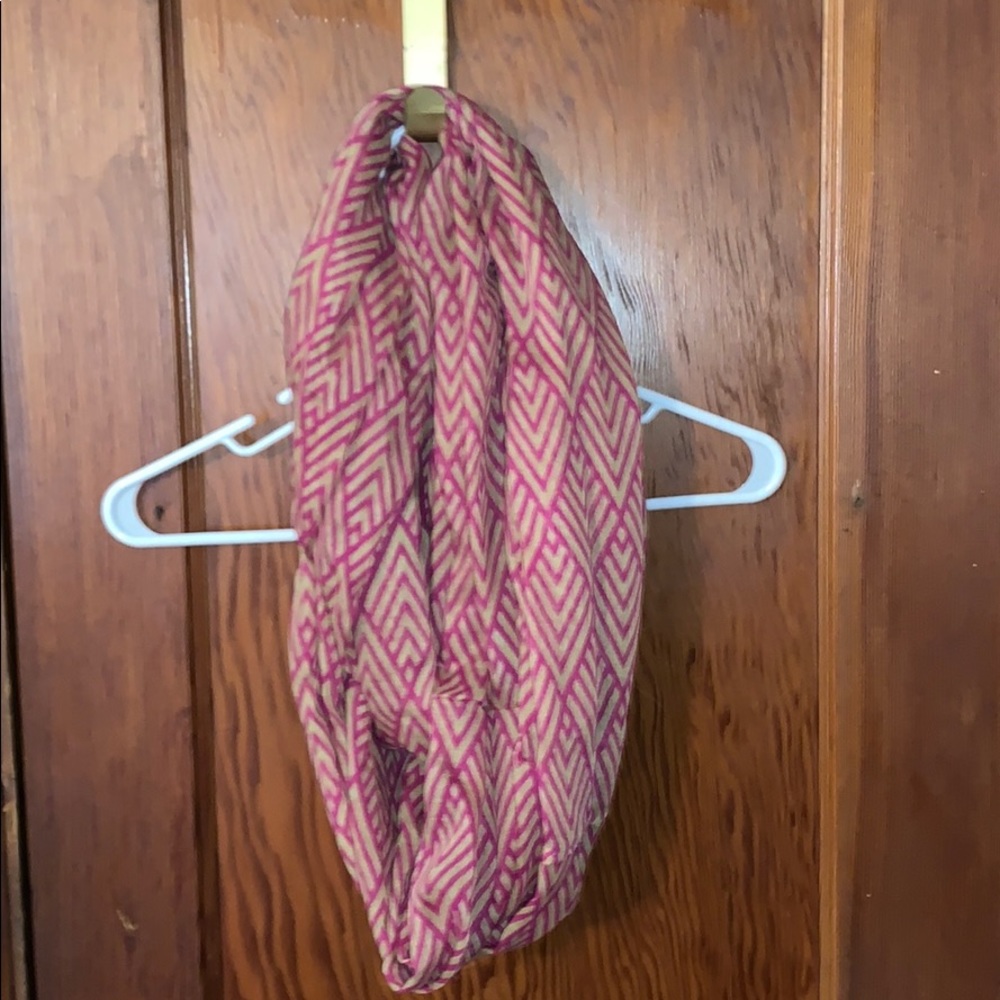 Infinity scarf - Picture 2 of 2